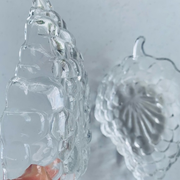 Vintage 1950’s Anchor Hocking Clear Glass Grape Cluster Dishes - Picture 3 of 3